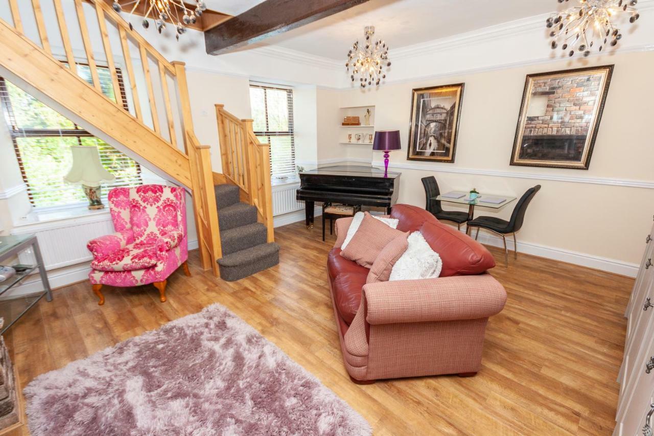 Bodafon Hall Cottages Llandudno Esterno foto