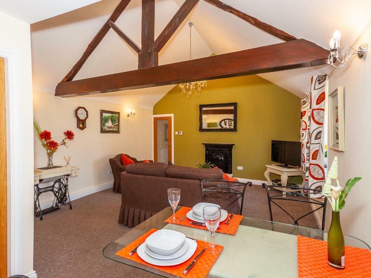 Bodafon Hall Cottages Llandudno Esterno foto